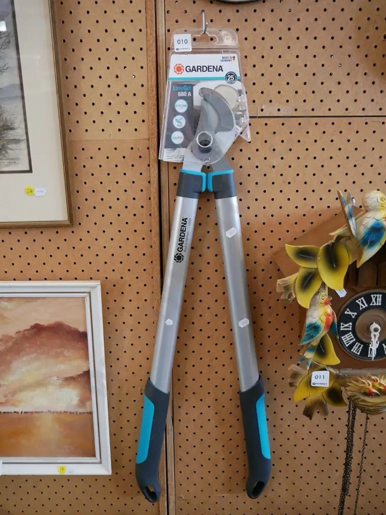 as new Gardena loppers Image 1++
