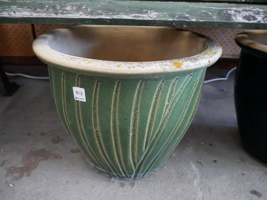 green glazed planter Image 1++