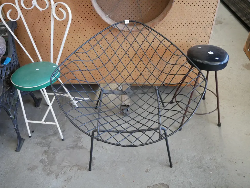 retro wire patio chair Image 1++