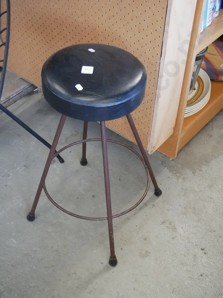 vinyl upholstered metal based stool Image 1++