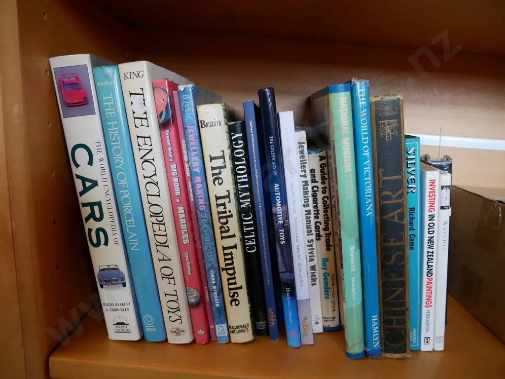 shelf; art, antique and other books Image 1++