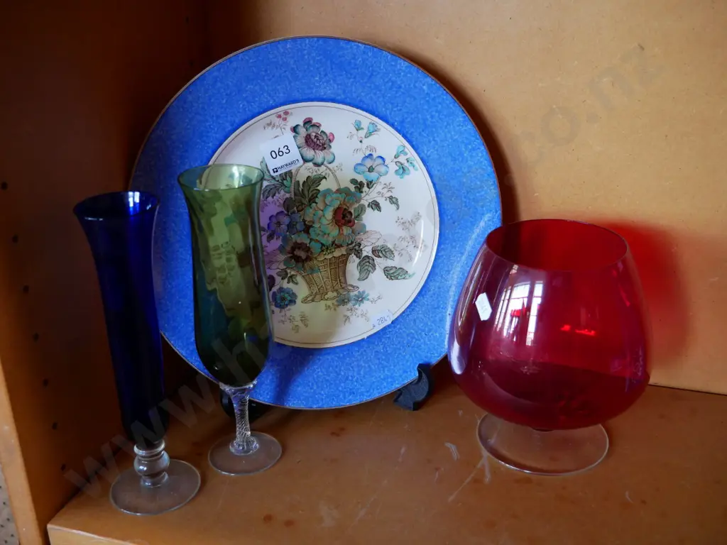 Clarice Cliff plate and 3 coloured stemmed glasses Image 1++
