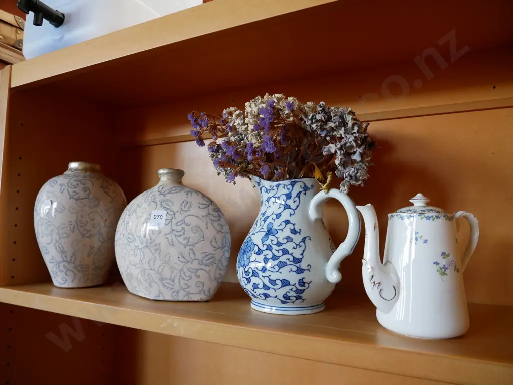 2 vases, teapot, jug and dried flowers Image 1++