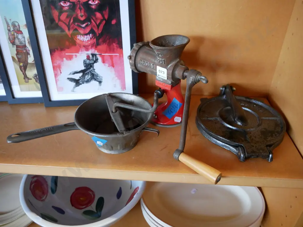 mincer, mouli, campfire waffle iron Image 1++