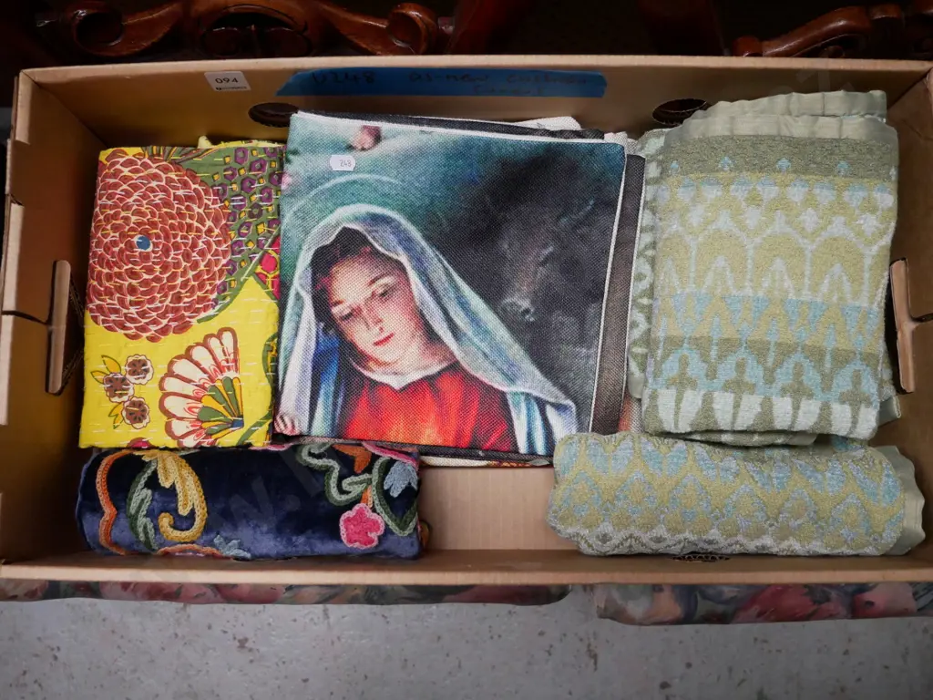 box of as new cushion covers Image 1++