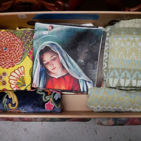 box of as new cushion covers