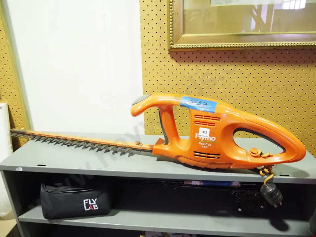 Flymo electric hedge trimmer Image 1++
