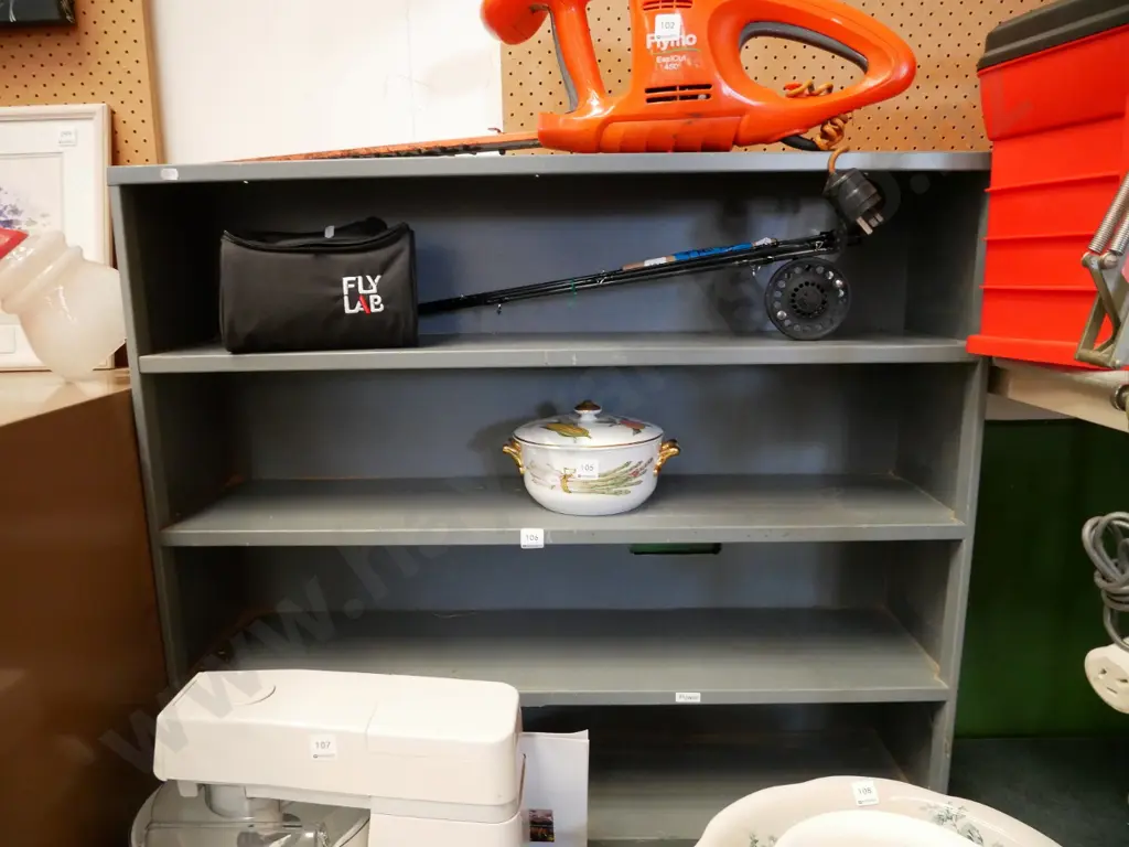 grey metal workshop shelves H- 820, W- 940, D- 240 Image 1++
