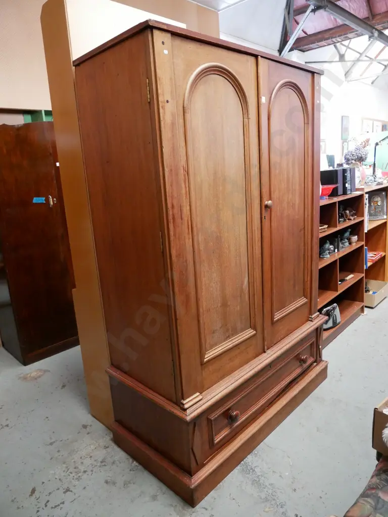 Victorian mahogany 2- part wardrobe with one large drawer and two solid doors Image 1++