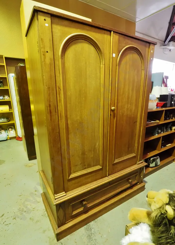 Victorian mahogany 2- part wardrobe with one large drawer and two solid doors Image 1++