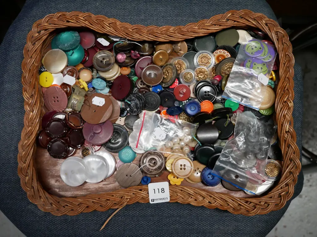 tray various buttons Image 1++