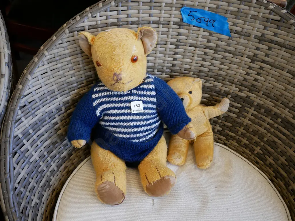 2 vintage teddy bears Image 1++