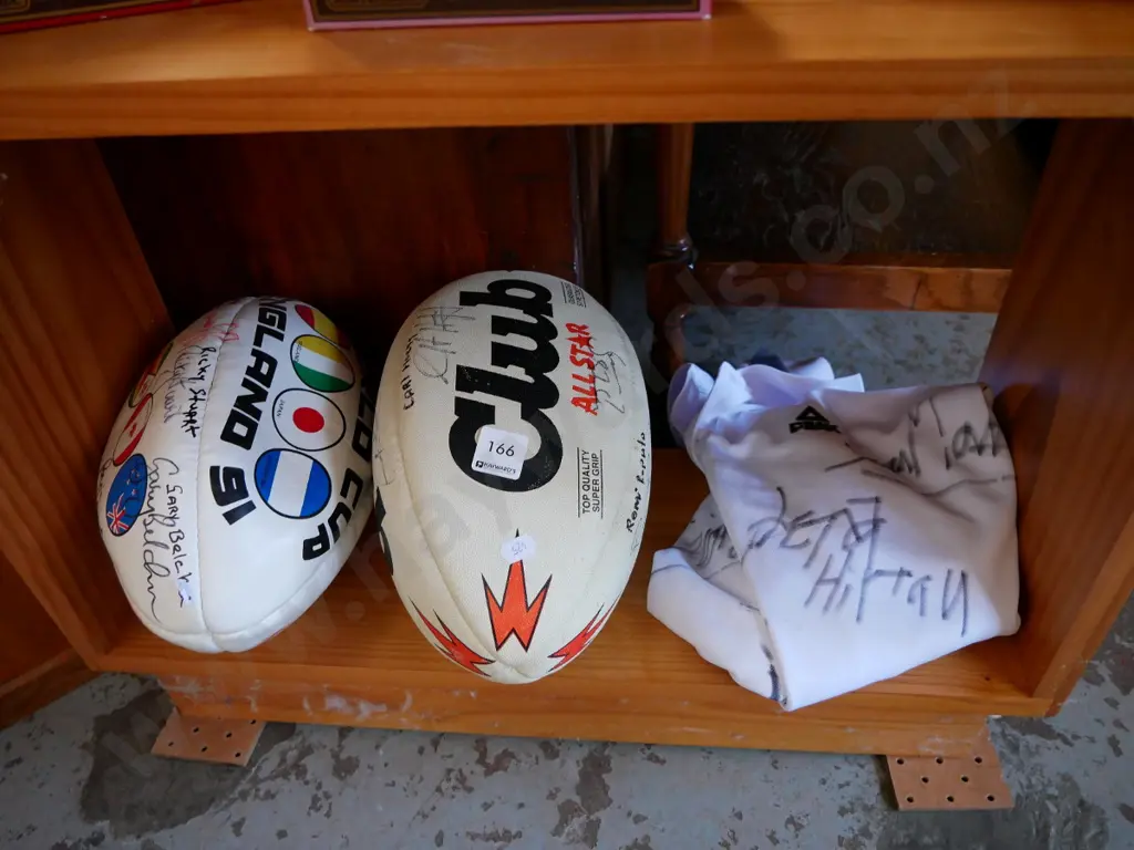 2 signed rugby balls and signed Tall Blacks shirt Image 1++