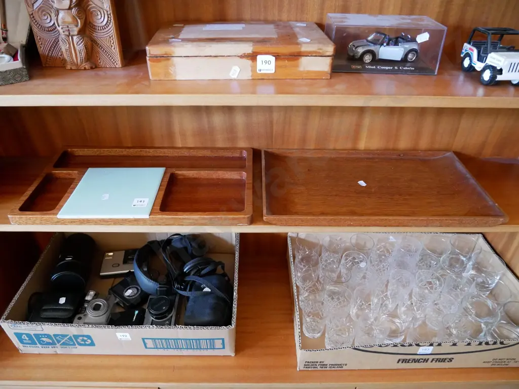 wooden serving tray and cheese board Image 1++
