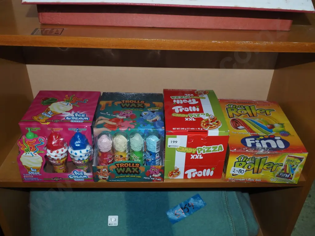 4 boxes confectionery Image 1++