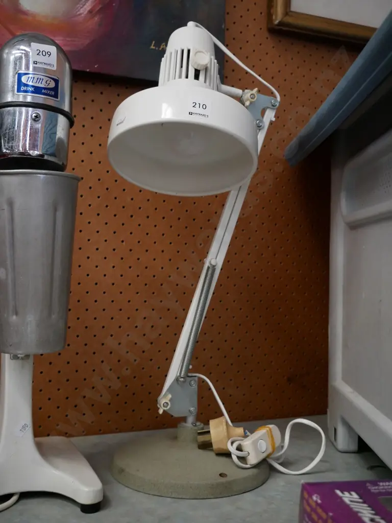 anglepoise lamp Image 1++