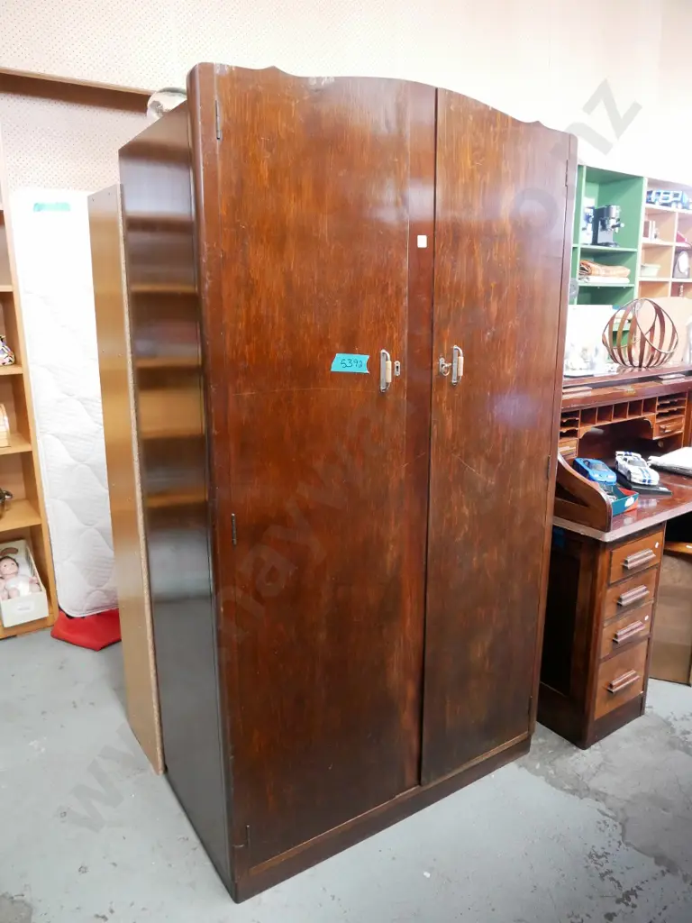mixed timbers 2 door wardrobe, key in office H- 1900, W- 1080, D- 520 Image 1++