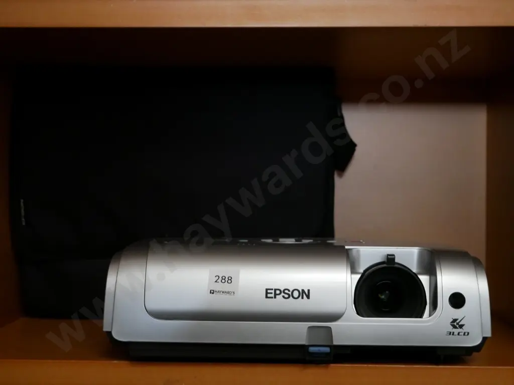Epson video projector Image 1++