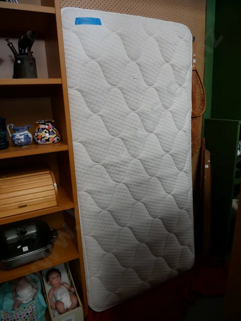 single mattress Image 1++