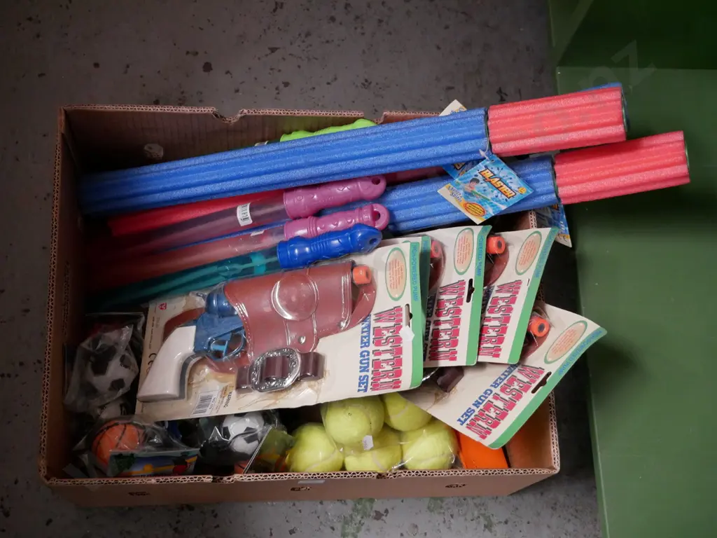 box; foam water blasters, plastic toy guns, tennis balls etc Image 1++