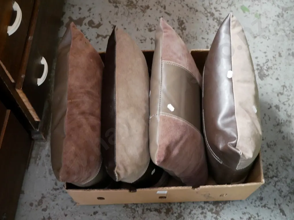 vinyl and suedette cushions Image 1++