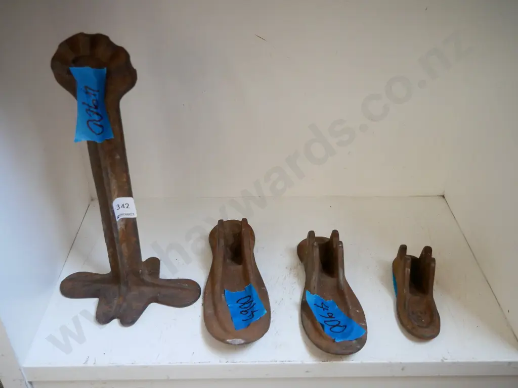 cobblers stand etc Image 1++