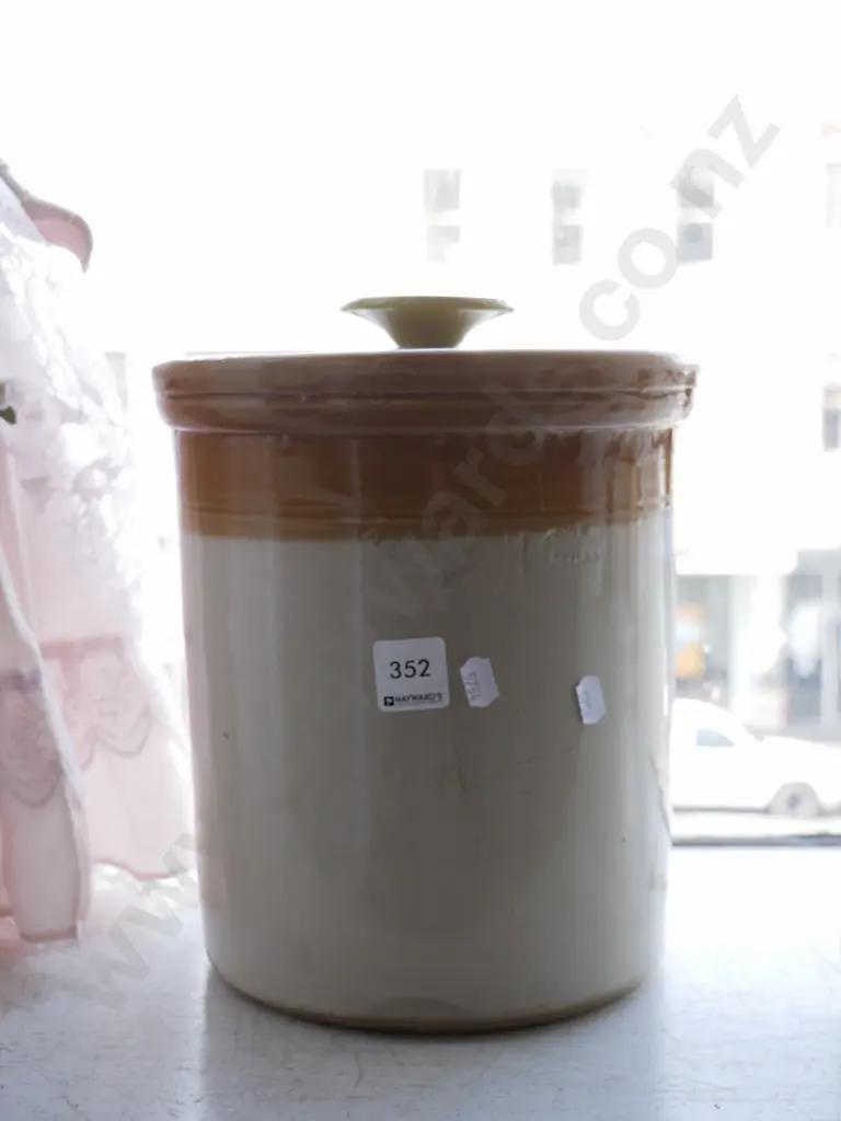 wide mouth lidded crock Image 1++