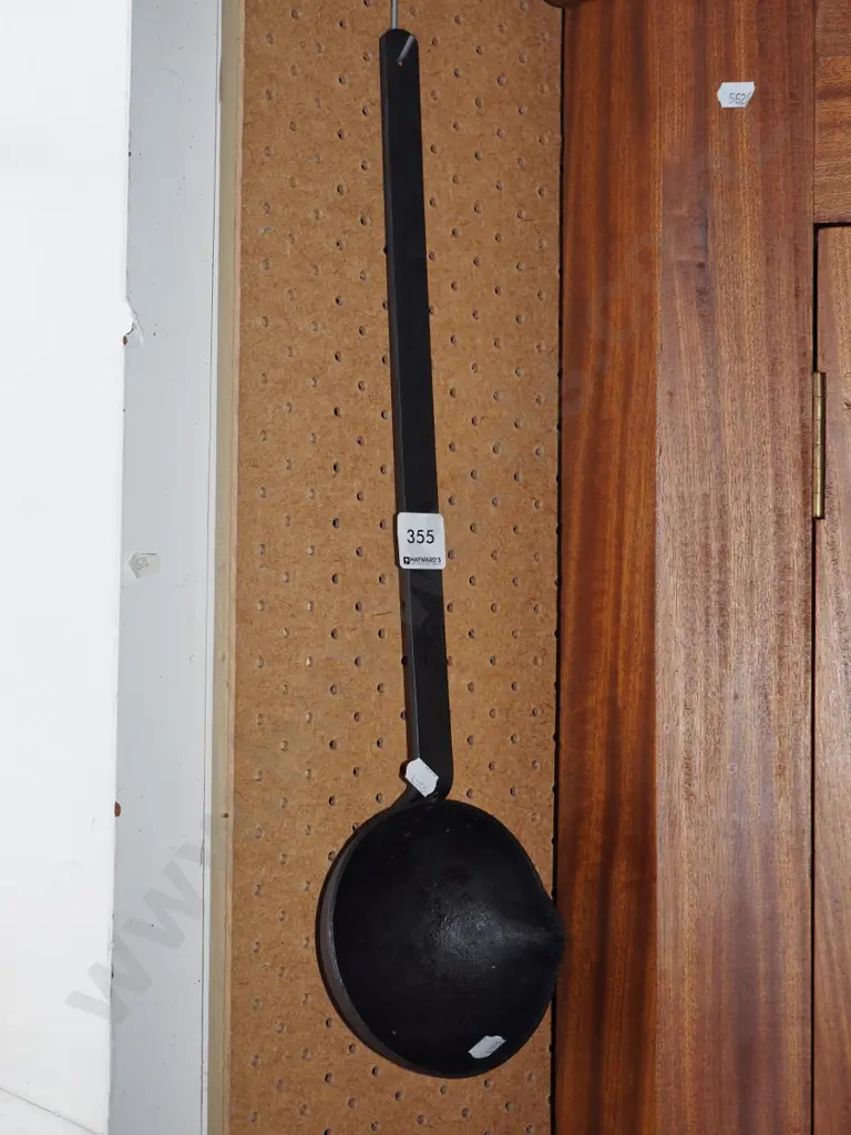 cast iron ladle Image 1++