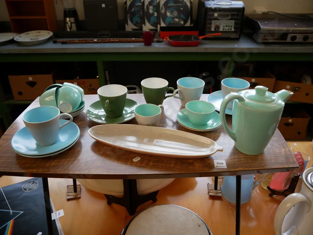 Poole leaf dish, teapot, cups, saucers, some have chips Image 1++