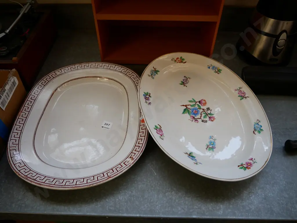 2 vintage ashets Image 1++