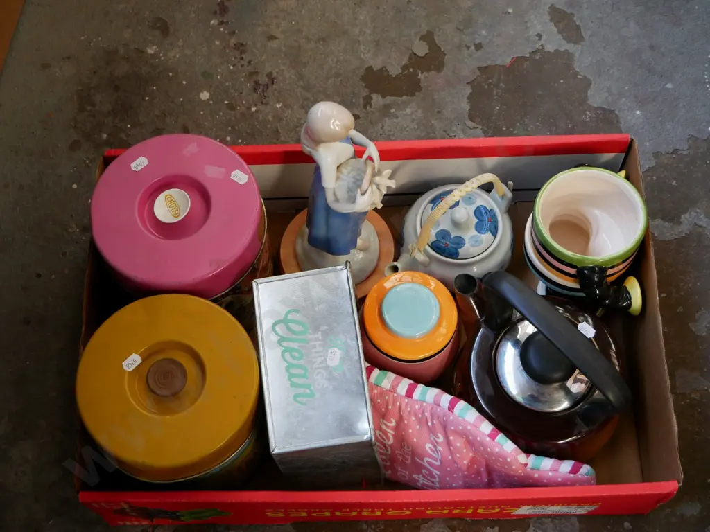 box; figurines, biscuit tins, stovetop kettle etc Image 1++