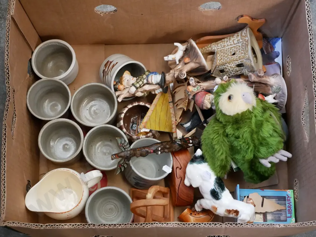box; figurines, studio pottery mugs, soft toys, souvenir items etc  Image 1++