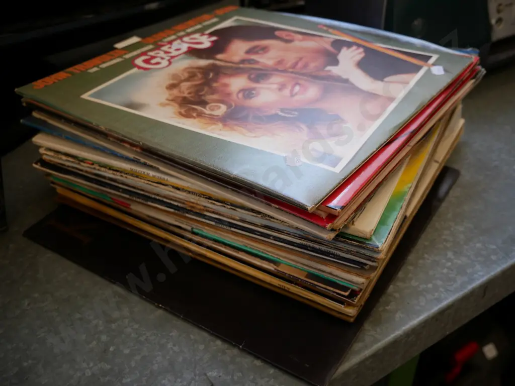 LPs The Bee Gees, Carpenters, Donna Summer etc Image 1++