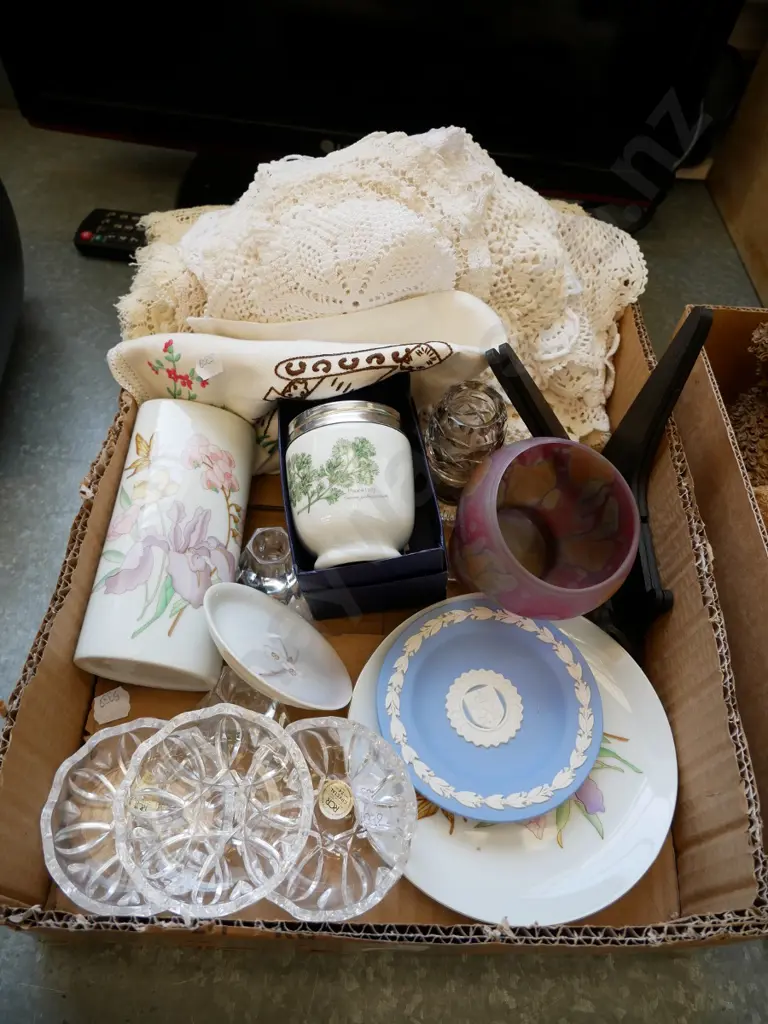 doilies, handworked linen, mottle glass vase, egg coddler etc Image 1++