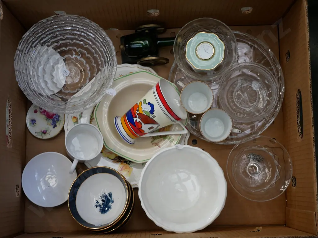 box; glass bowls, coffee mugs, soup bowls, plates etc Image 1++