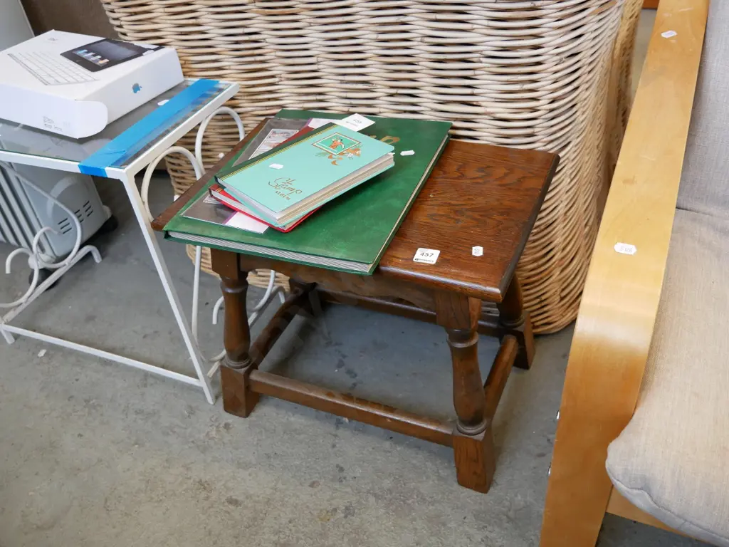 small oak end table Image 1++