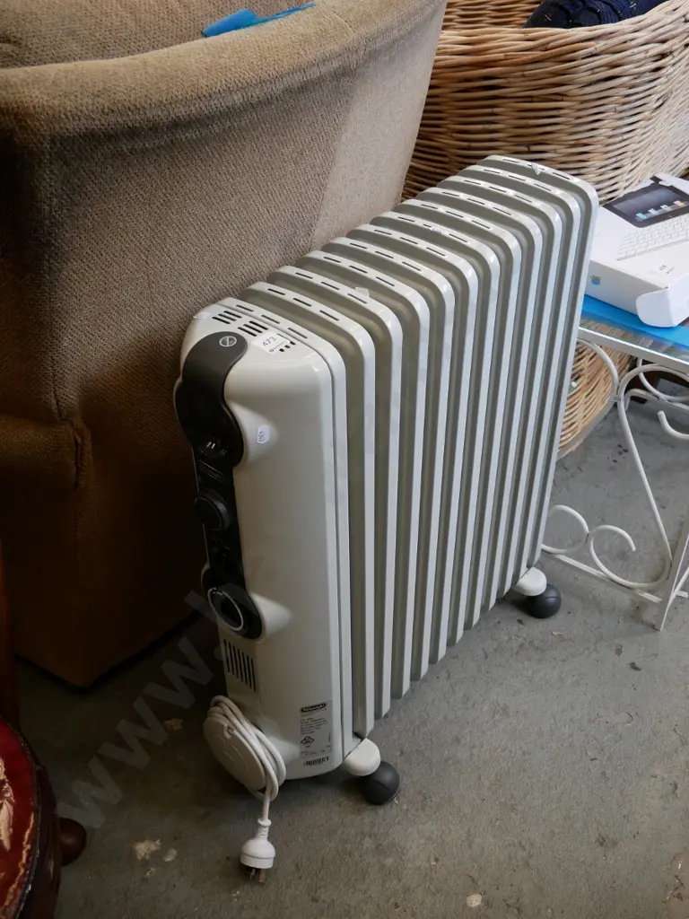 deLonghi oil column heater Image 1++