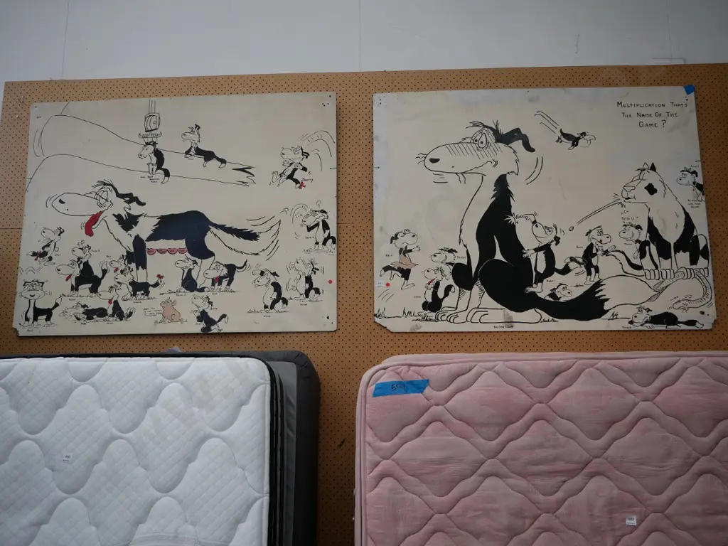 2 hand painted Footrot Flats themed boards  - red dots Image 1++