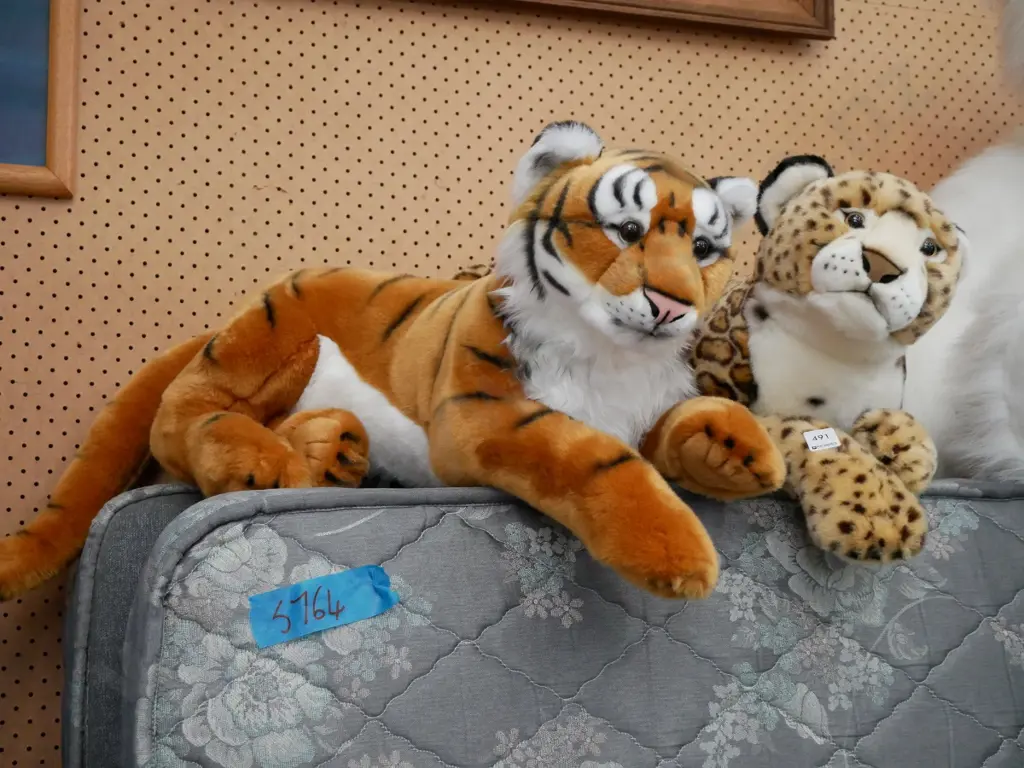 2 soft toys - tiger and leopard Image 1++