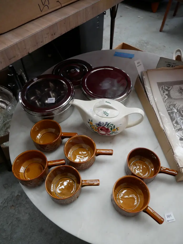 teapot, soup bowls, muffin tins etc Image 1++