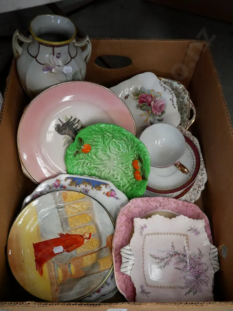box; plates, bowls, teacups and vase Image 1++