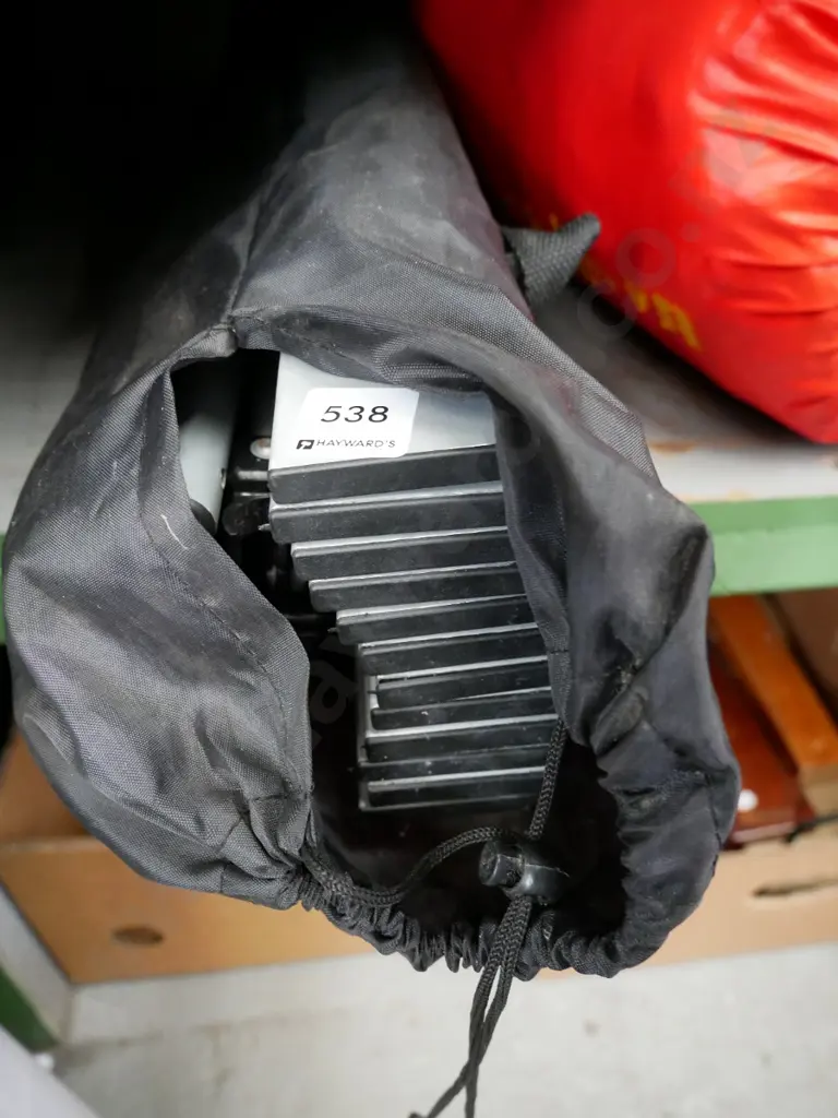 foldaway camping table and carry bag Image 1++