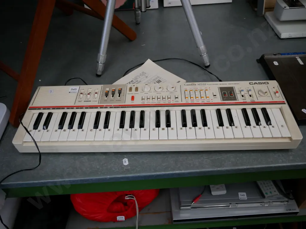 Casiotone MT - 65 keyboard Image 1++
