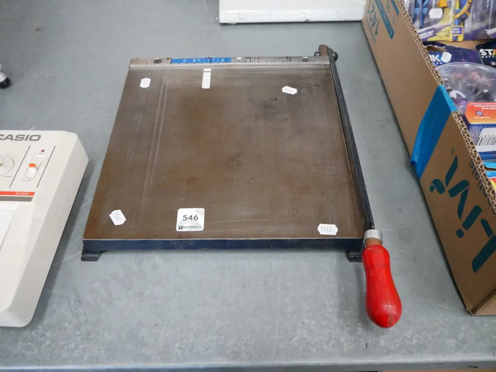 small guillotine Image 1++