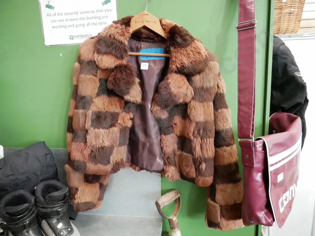 ladies fur coat Image 1++