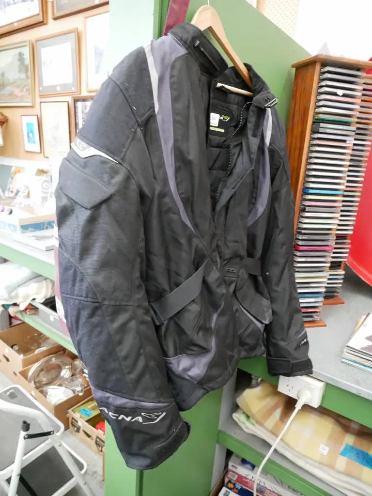 Macna size XXL motorcycle jacket Image 1++