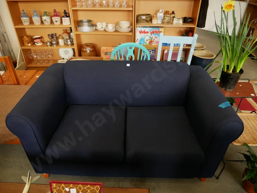 blue upholstered 2 seater Chesterfield settee - small rip to back Image 1++
