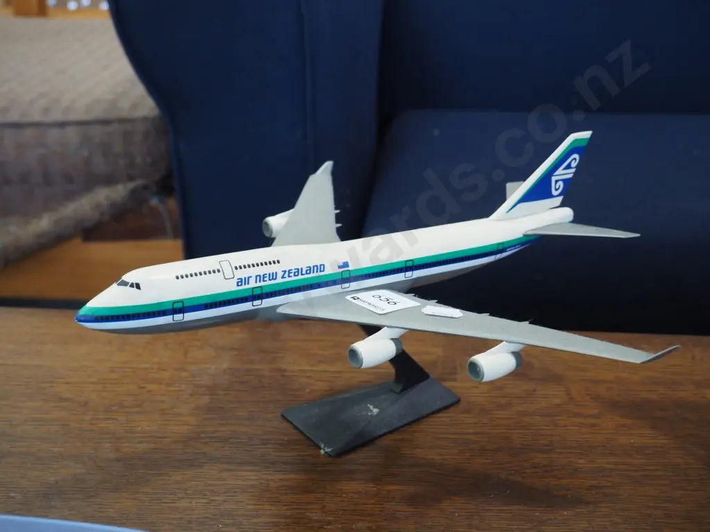 model of Air NZ Boeing 747 Image 1++