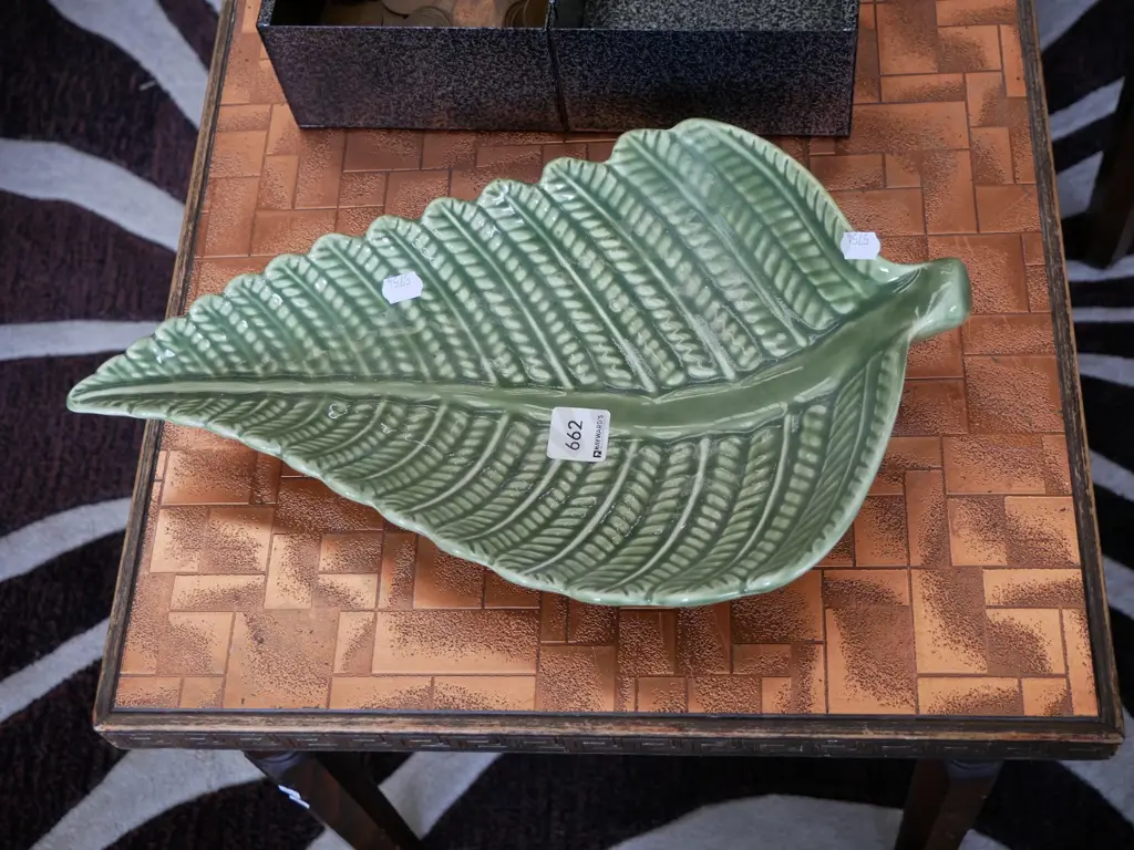 fernleaf bowl Image 1++