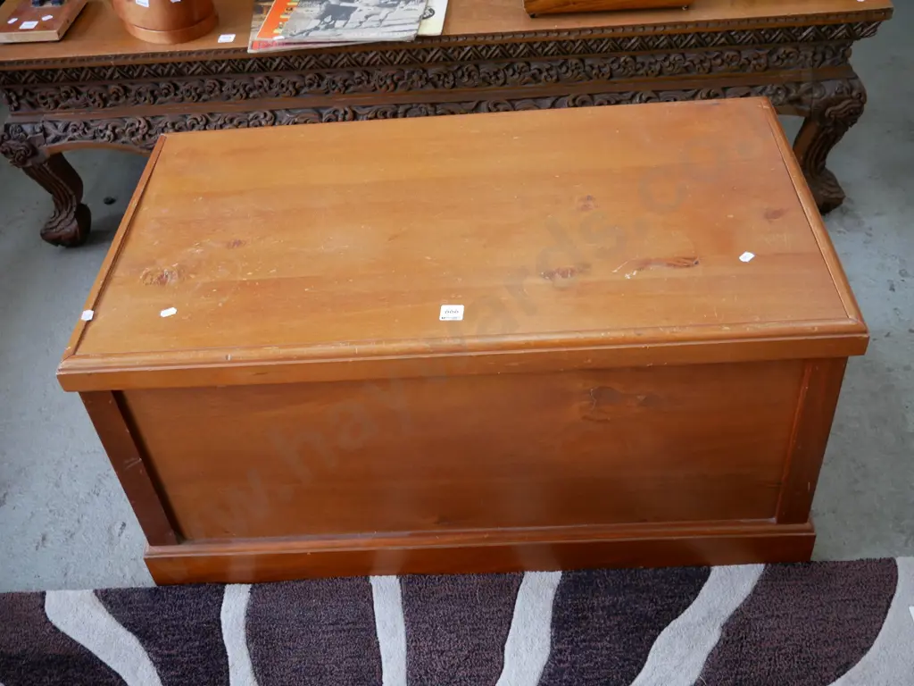 rimu blanket box Image 1++